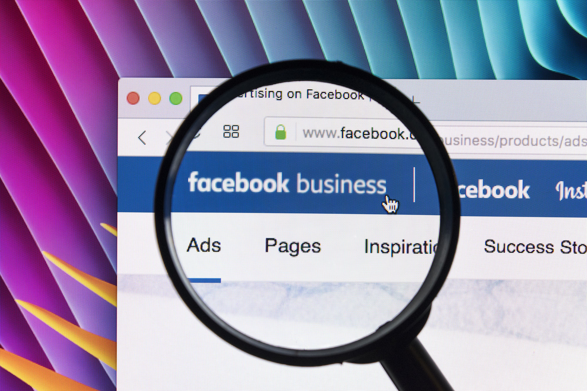 Το Facebook «κόβει» το τσιγάρο και βάζει stop σε βία και διακρίσεις! 